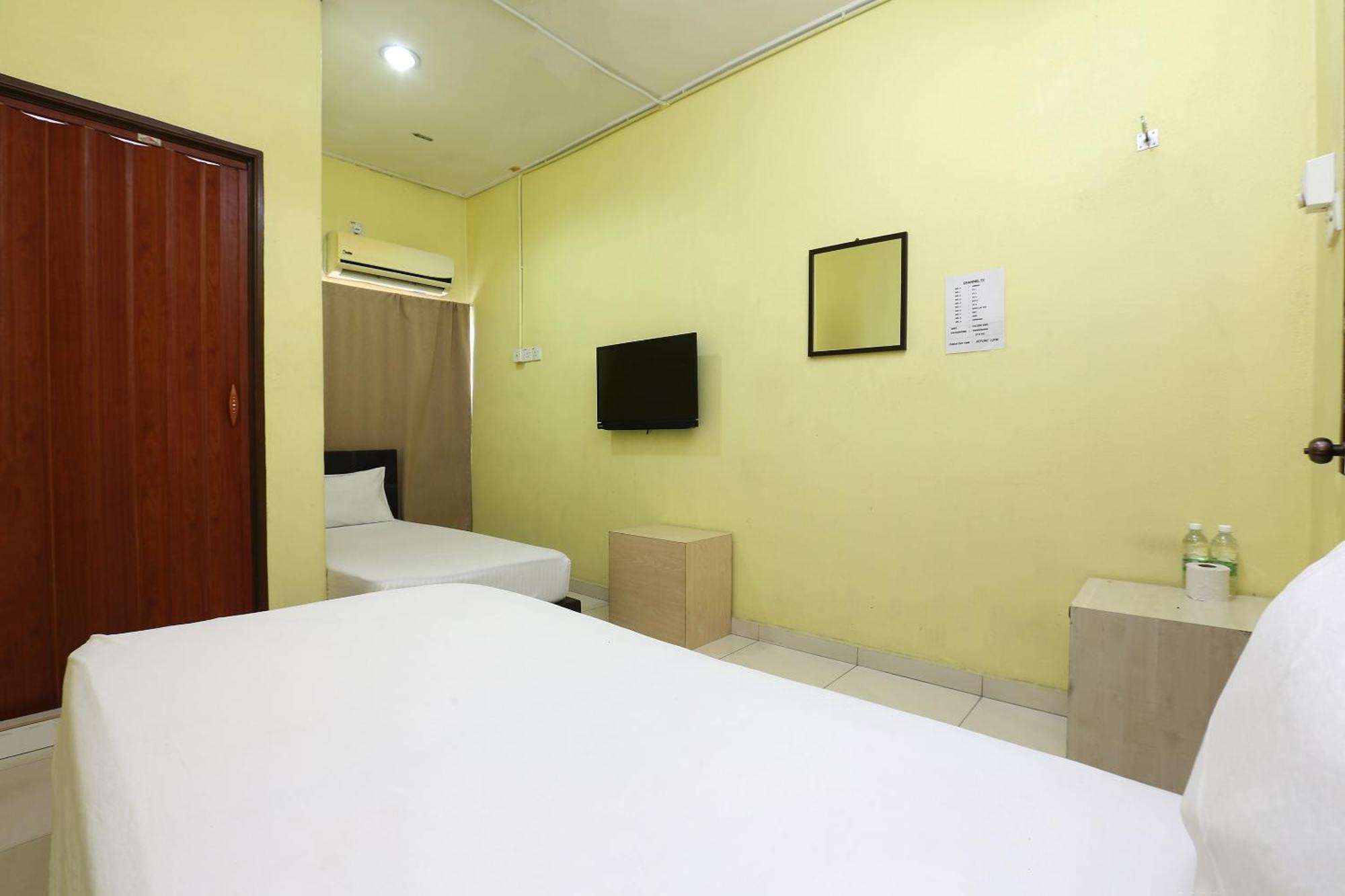 Oyo 89925 Innap Kota Bharu Exterior foto