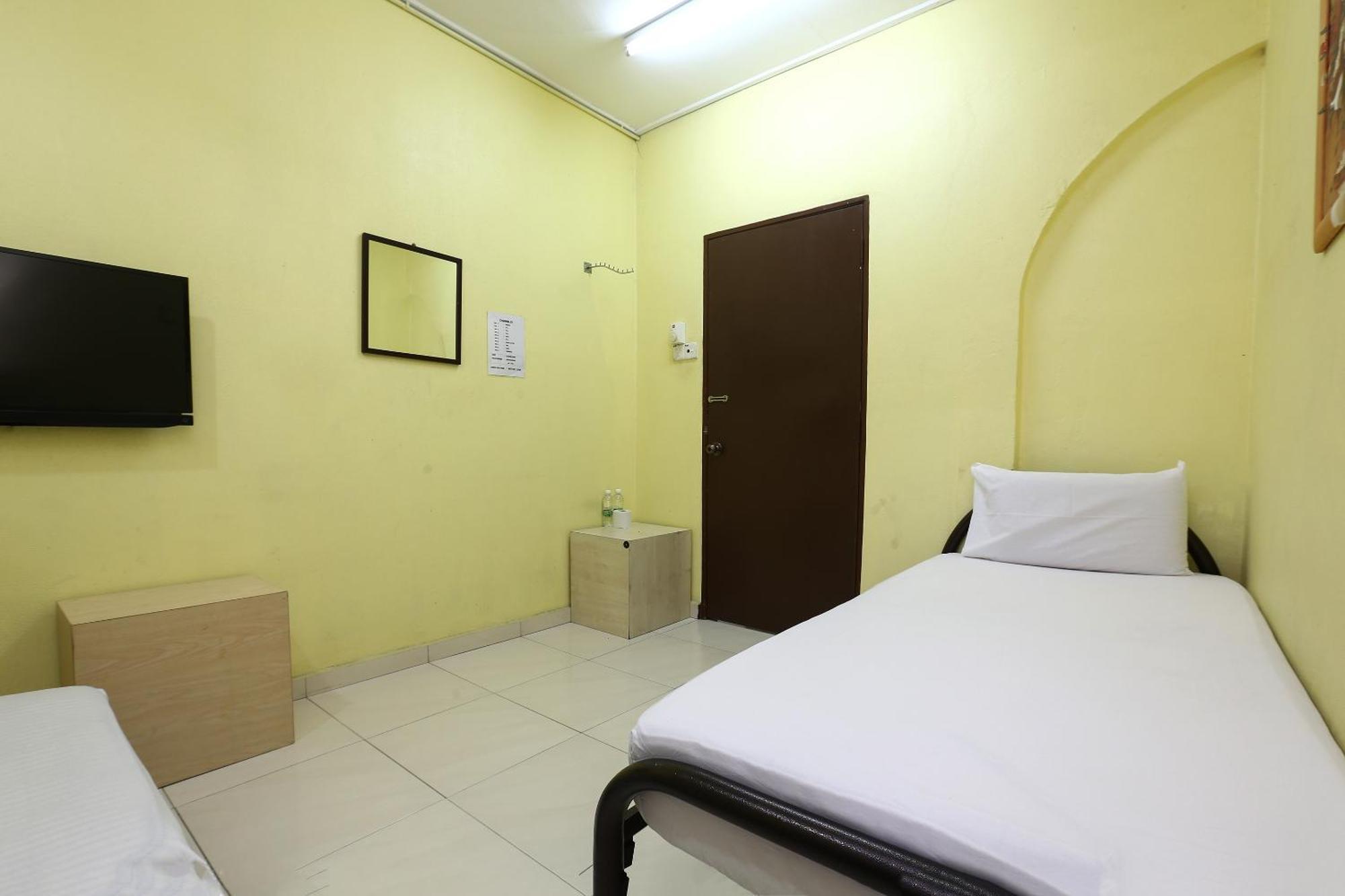 Oyo 89925 Innap Kota Bharu Exterior foto